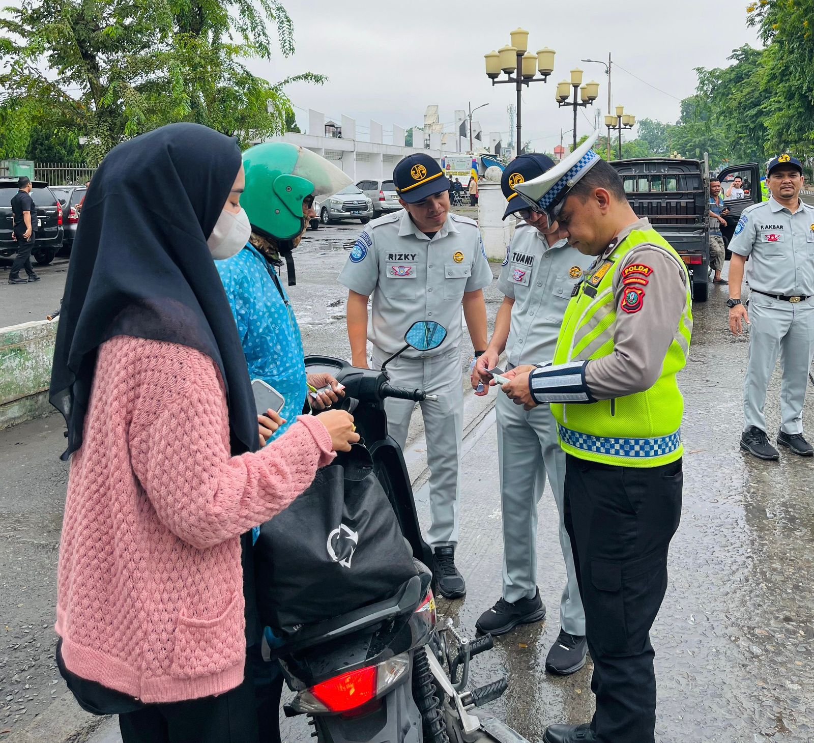 Operasi gabungan kepatuhan dalam meningkatkan pembayaran pajak kendaraan bermotor.