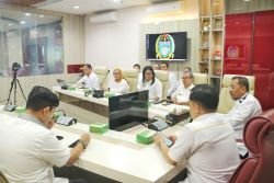 Kepala Dinas Komunikasi dan Informatika Provinsi Sumatera Utara (Sumut) Ilyas Sitorus menerima kunjungan Direktorat Reserse Siber Kepolisian Daerah Sumatera Utara (Poldasu) AKBP Doni Satria Sembiring di Ruangan Command Center Sumut Smart Province lantai 6 Kantor Gubernur Sumut Jalan Diponegoro Nomor 30 Medan, Rabu (23/10/2024). 