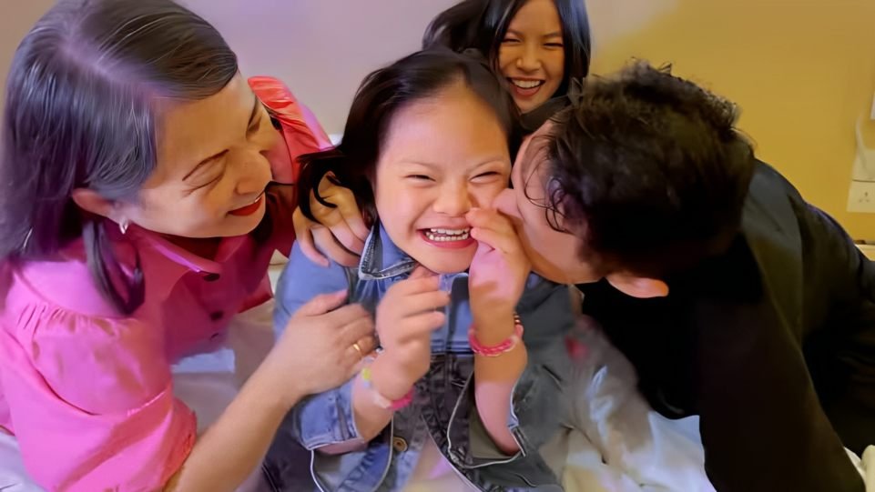 Senada Digital Records rilis lagu Janice Felicia yang berjudul Bahagia Itu Mama Papa, motivasi untuk orang tua anak down syndrome. 