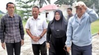 Bupati Simalungun Anton Achmad Saragih (pakai topi) saat lakukan sidak ke Kecamatan Tapian Dolok